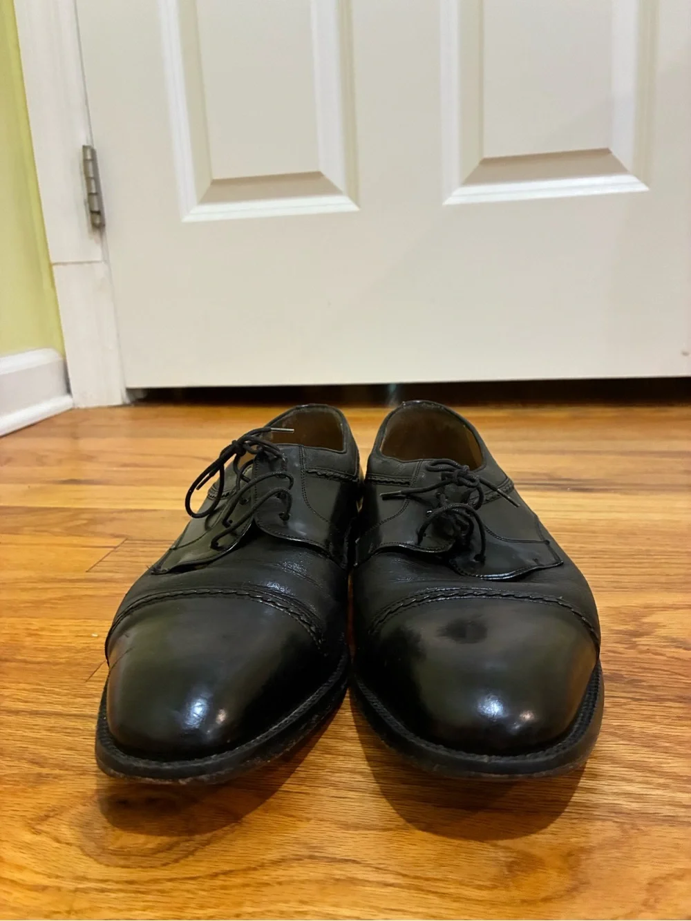 Mezlan Black Leather Cap-Toe Oxfords - Polished Lace-Up